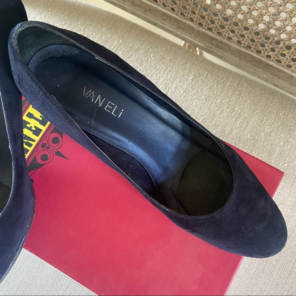 Vaneli Suede & Leather Pumps - 8 ½ M - Picture 3 of 9